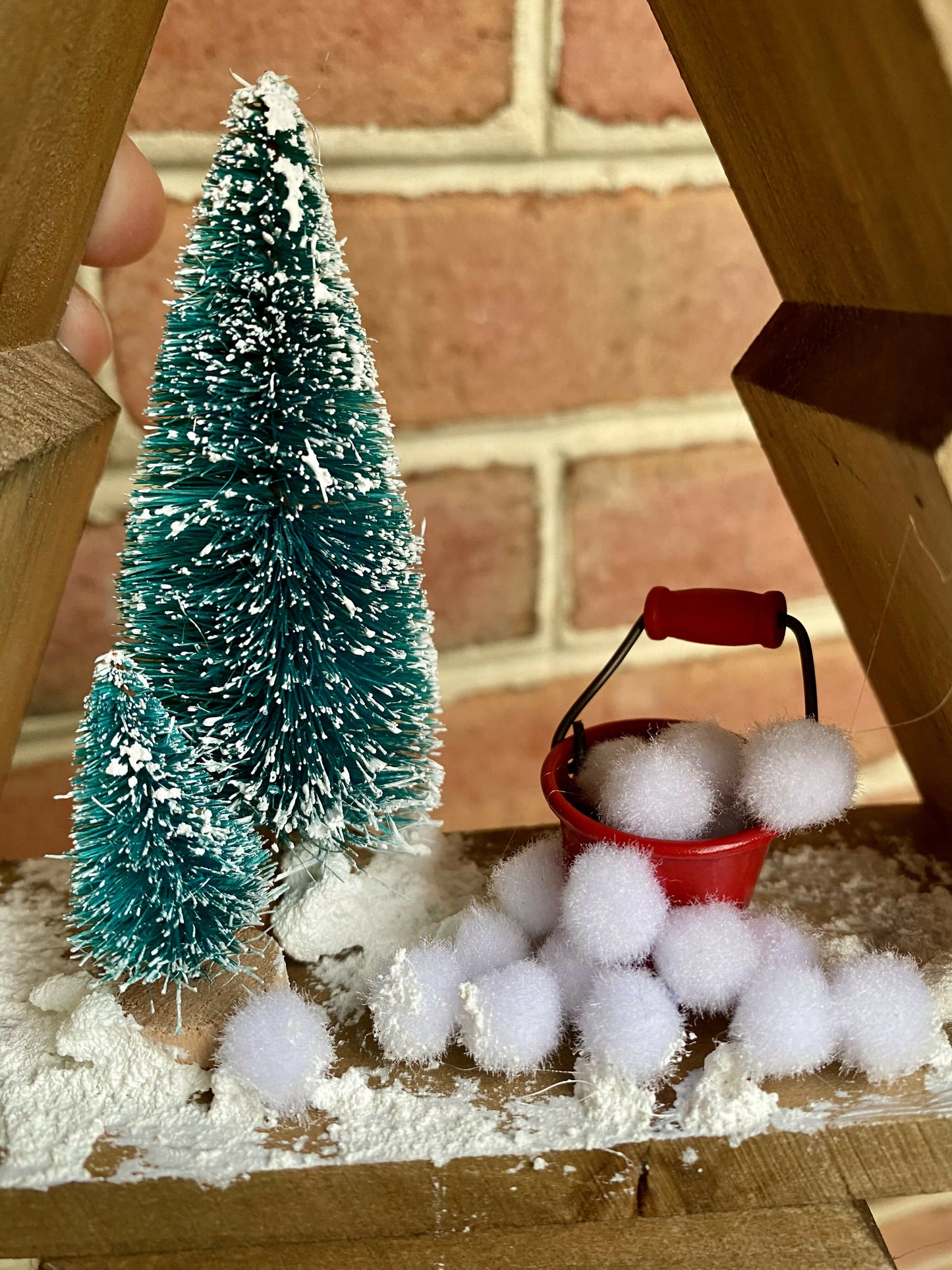 Wooden Tree Snowball Scene