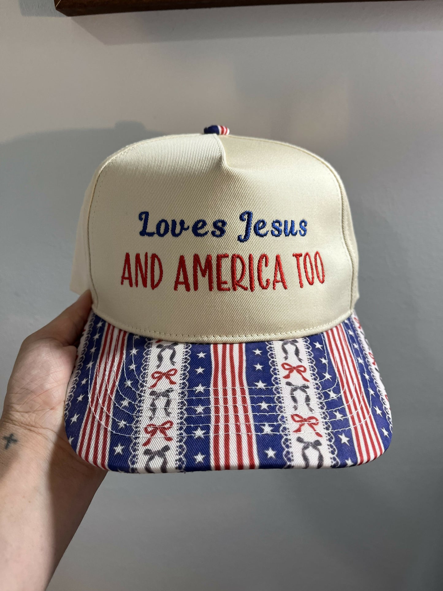 Loves Jesus