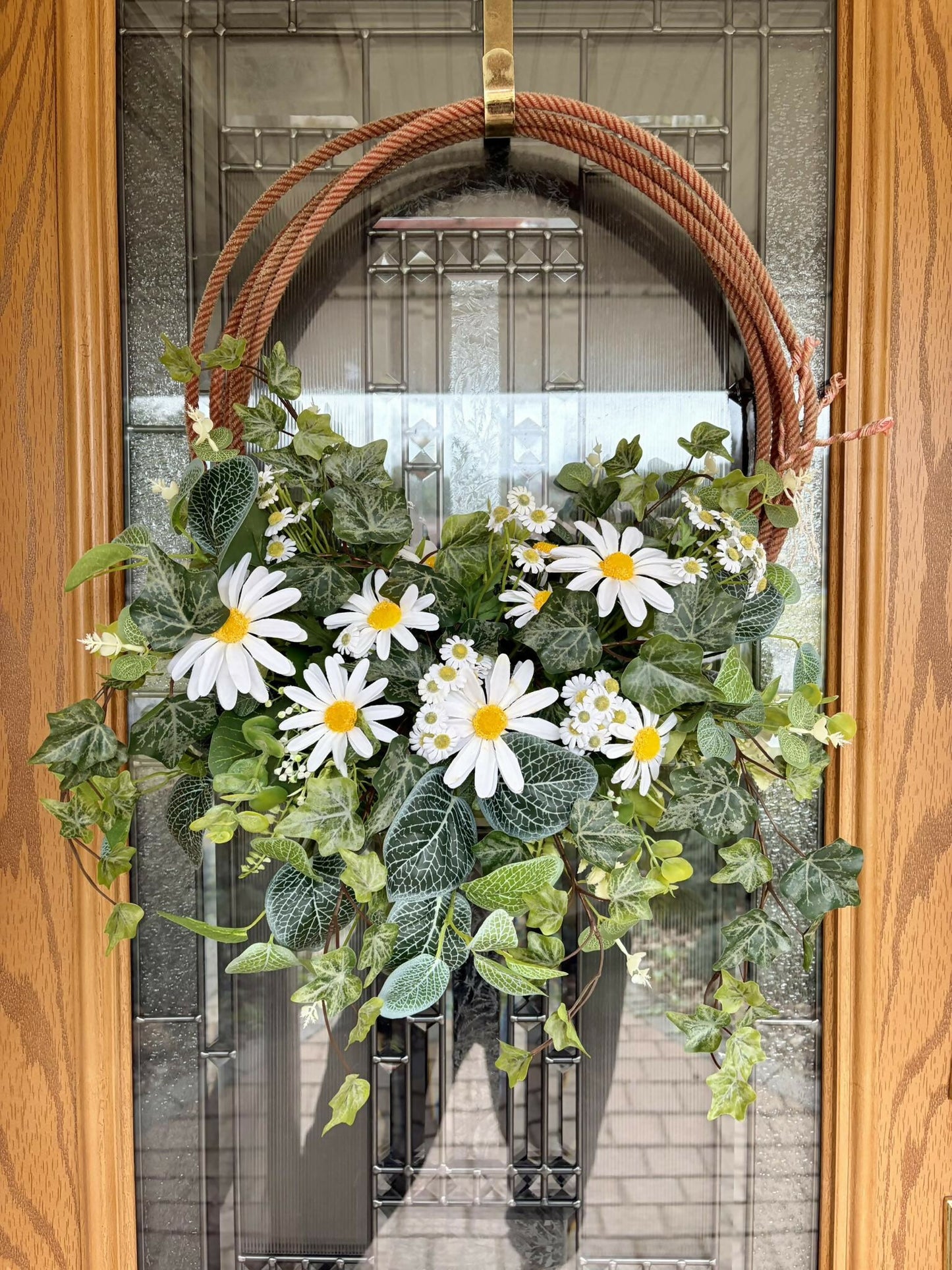 Daisy & Ivy Lasso Wreath