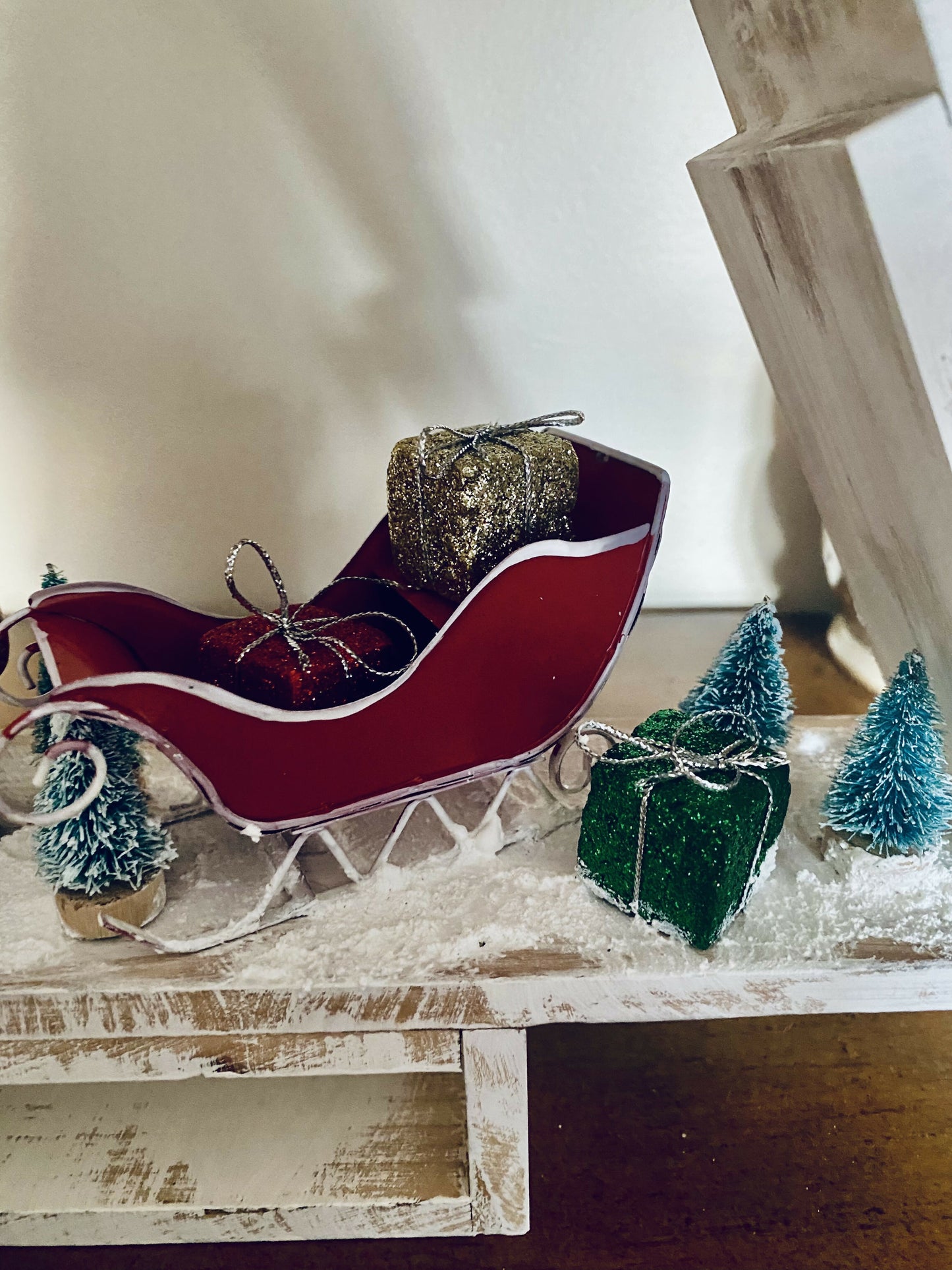 Wooden Tree Santa Scene