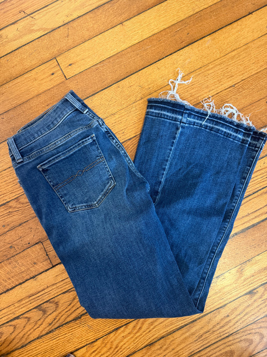 Lucky Brand Sweet Mid Rise Flare SIZE 6/28A