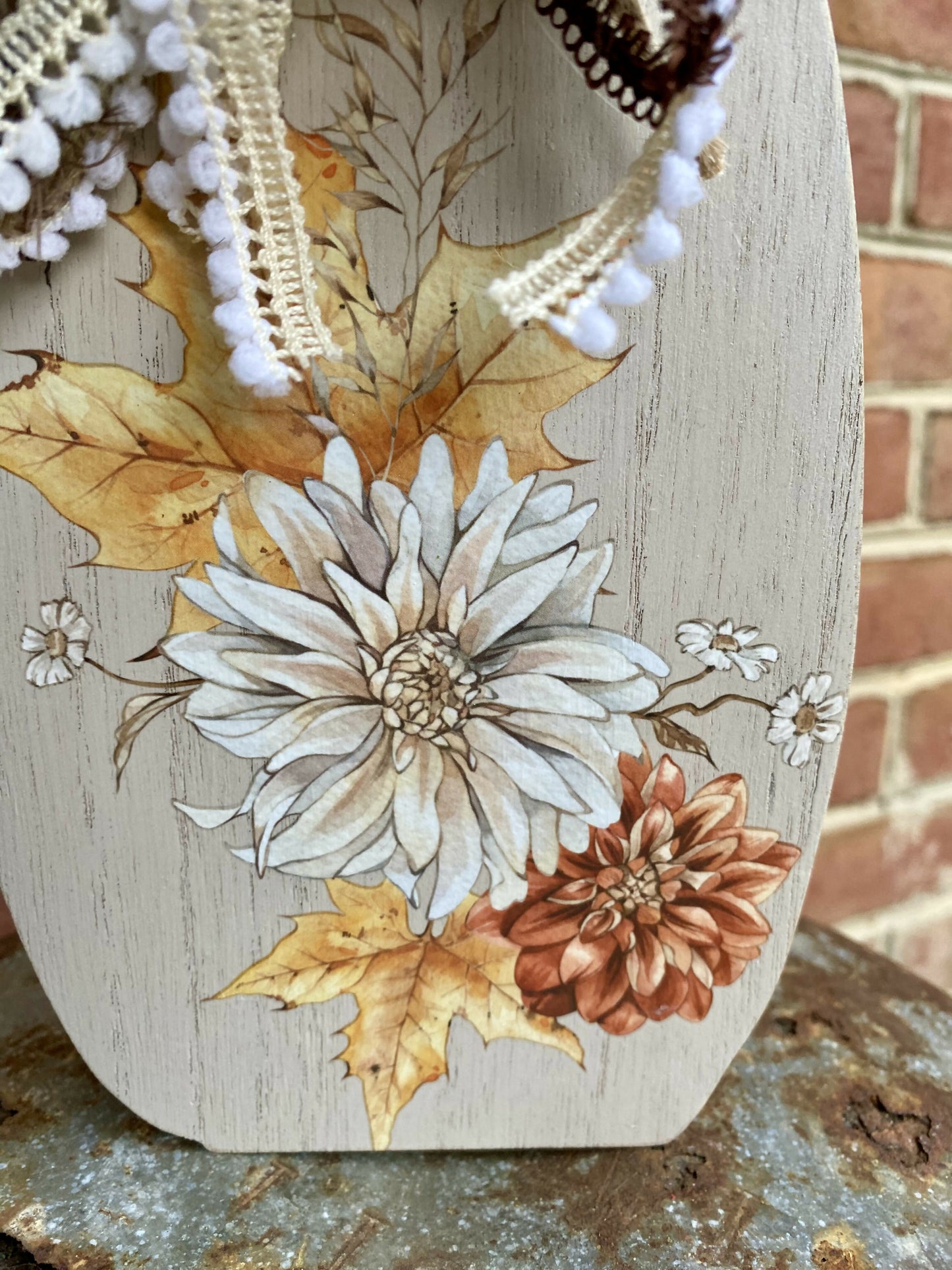 Wooden Pumpkin w/Flowers